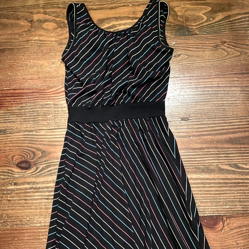 Colorful stripes sleeveless dress.